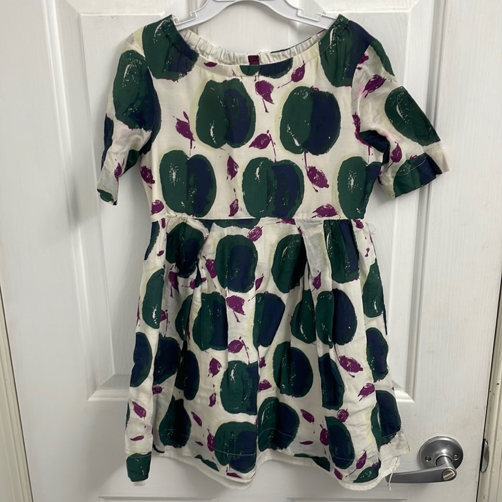 Girls scoop neck dress with apples on it size 7